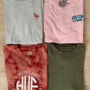 Young Mens Graphic Tee Bundle size Small